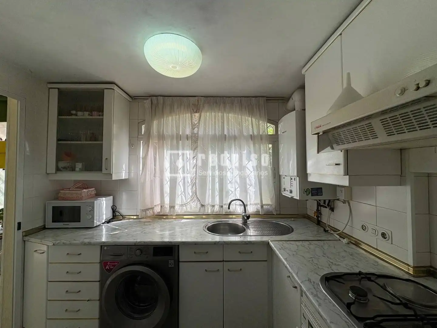 Cocina de Piso en venta en Madrid con Calefacción, Jardín privado y Terraza