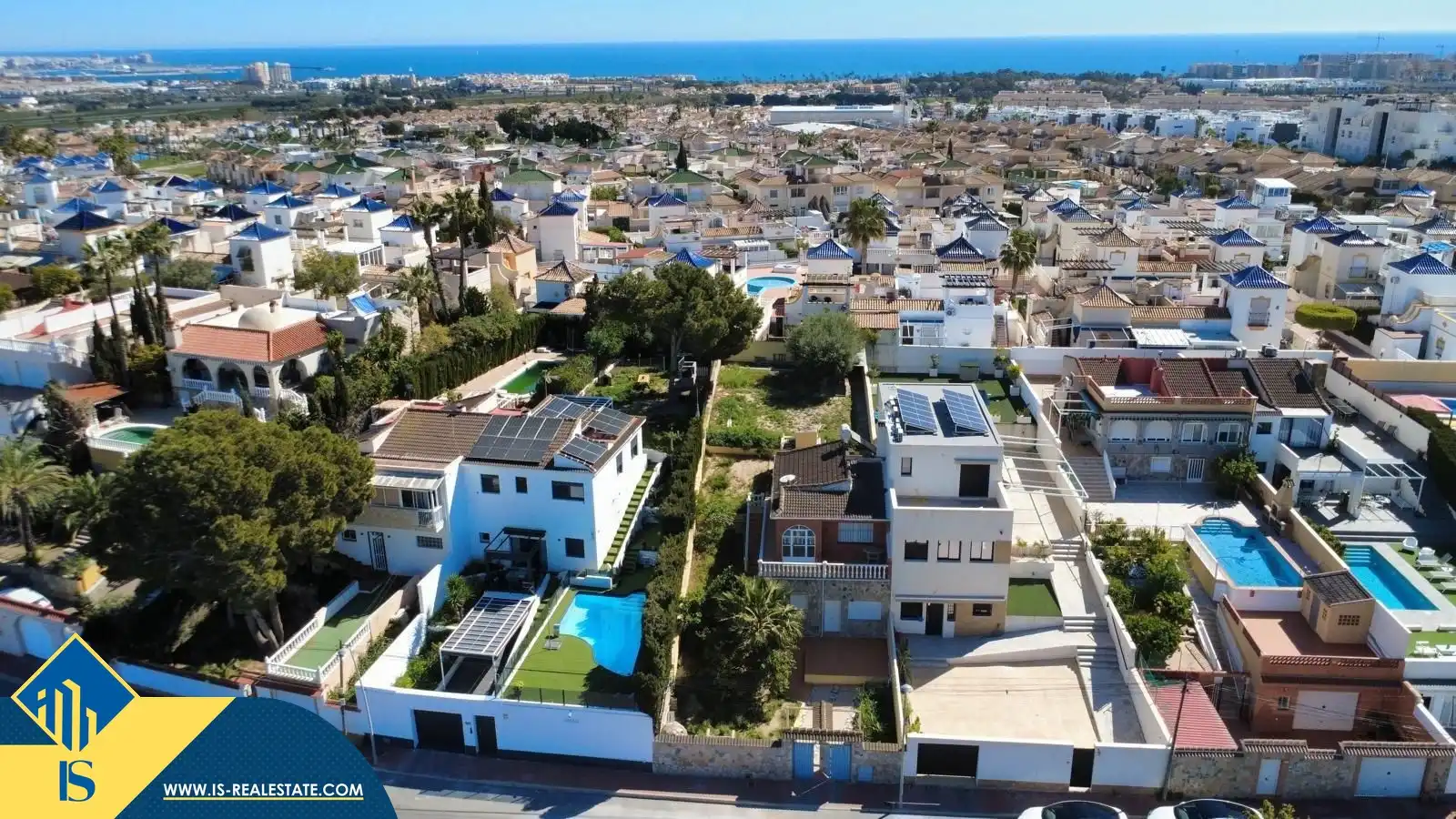 Detached house with garden for sale in Los Balcones - Los Altos