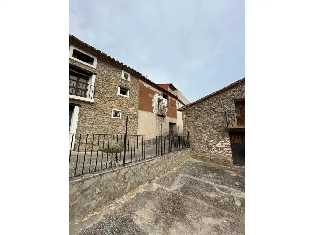 Exterior view of Houses for sale in Bejís  with Balcony