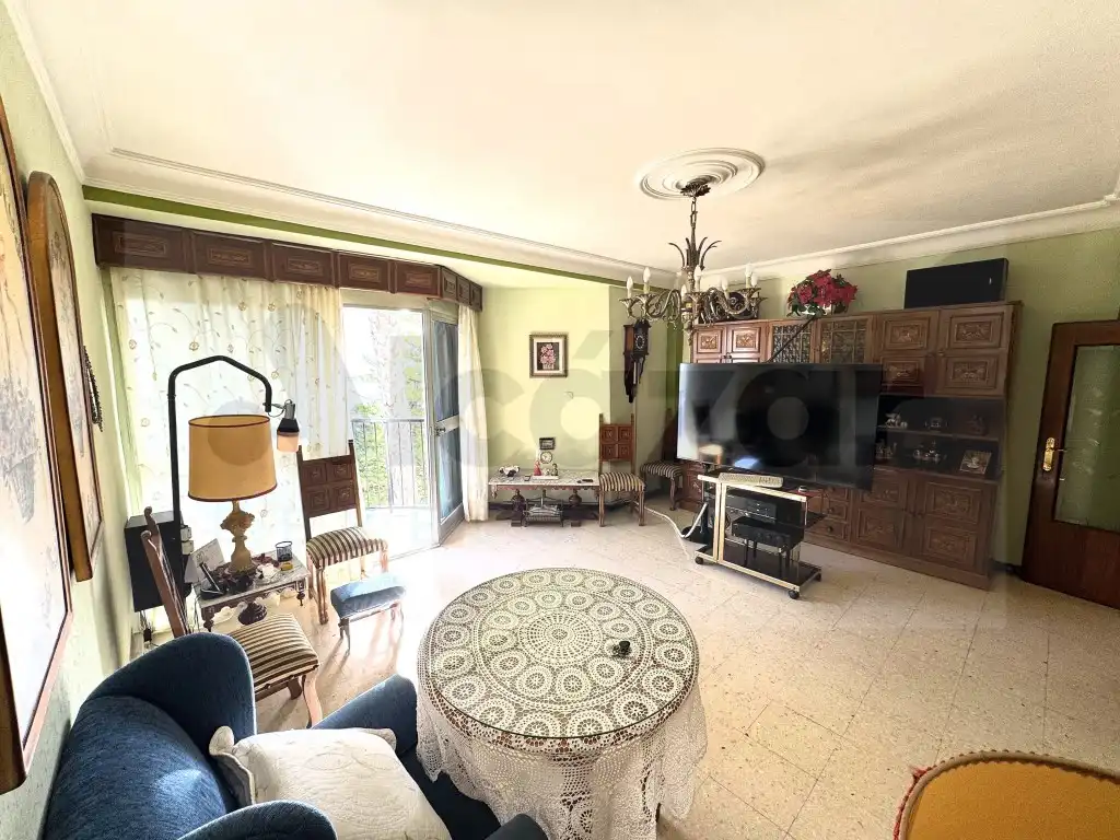 Sala d'estar de Pis en venda en Sevilla amb Terrassa i Balcó