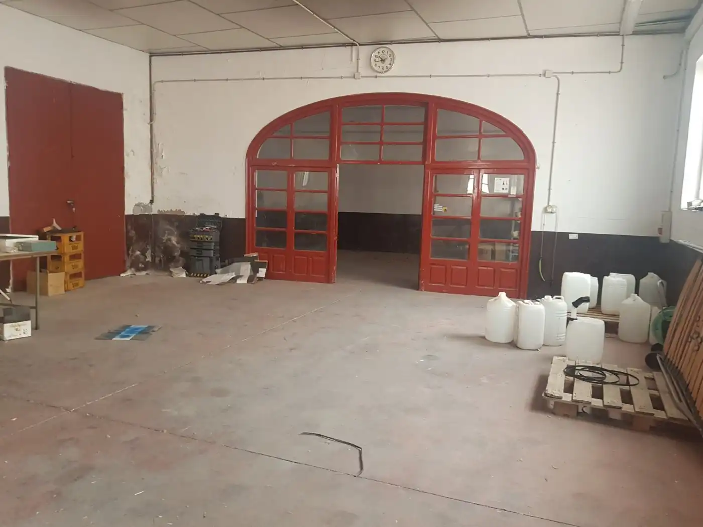 Nave industrial en venta en Villena