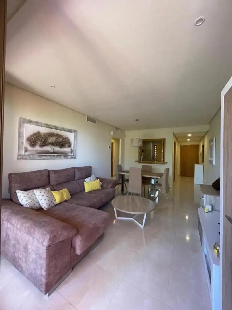 Wohnzimmer von Erdgeschoss zur Miete in Estepona mit Klimaanlage, Terrasse und Schwimmbad