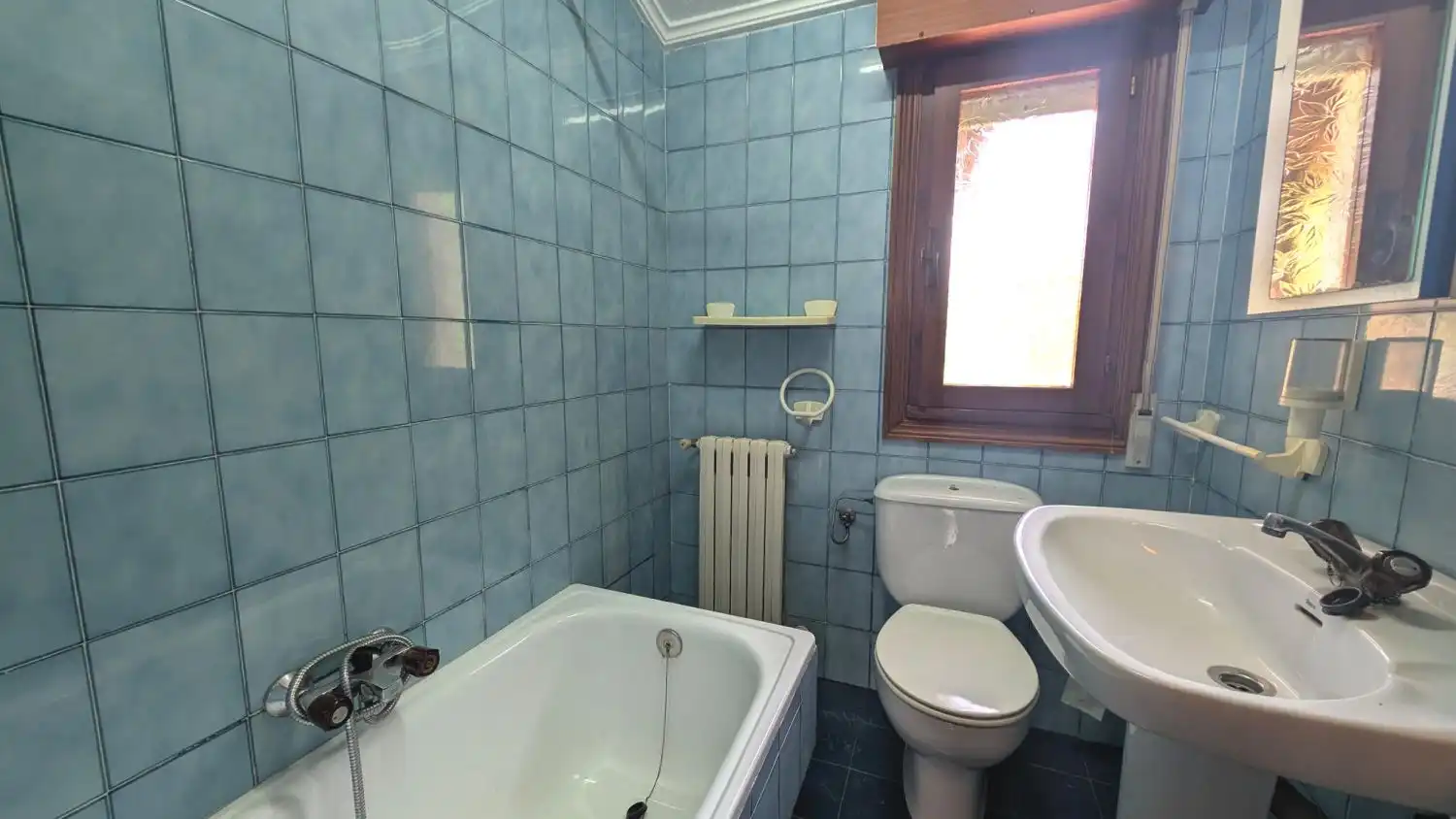 Badezimmer von Wohnung zum Verkauf in Vega de Pas mit Heizung, Abstellraum und Möbliert