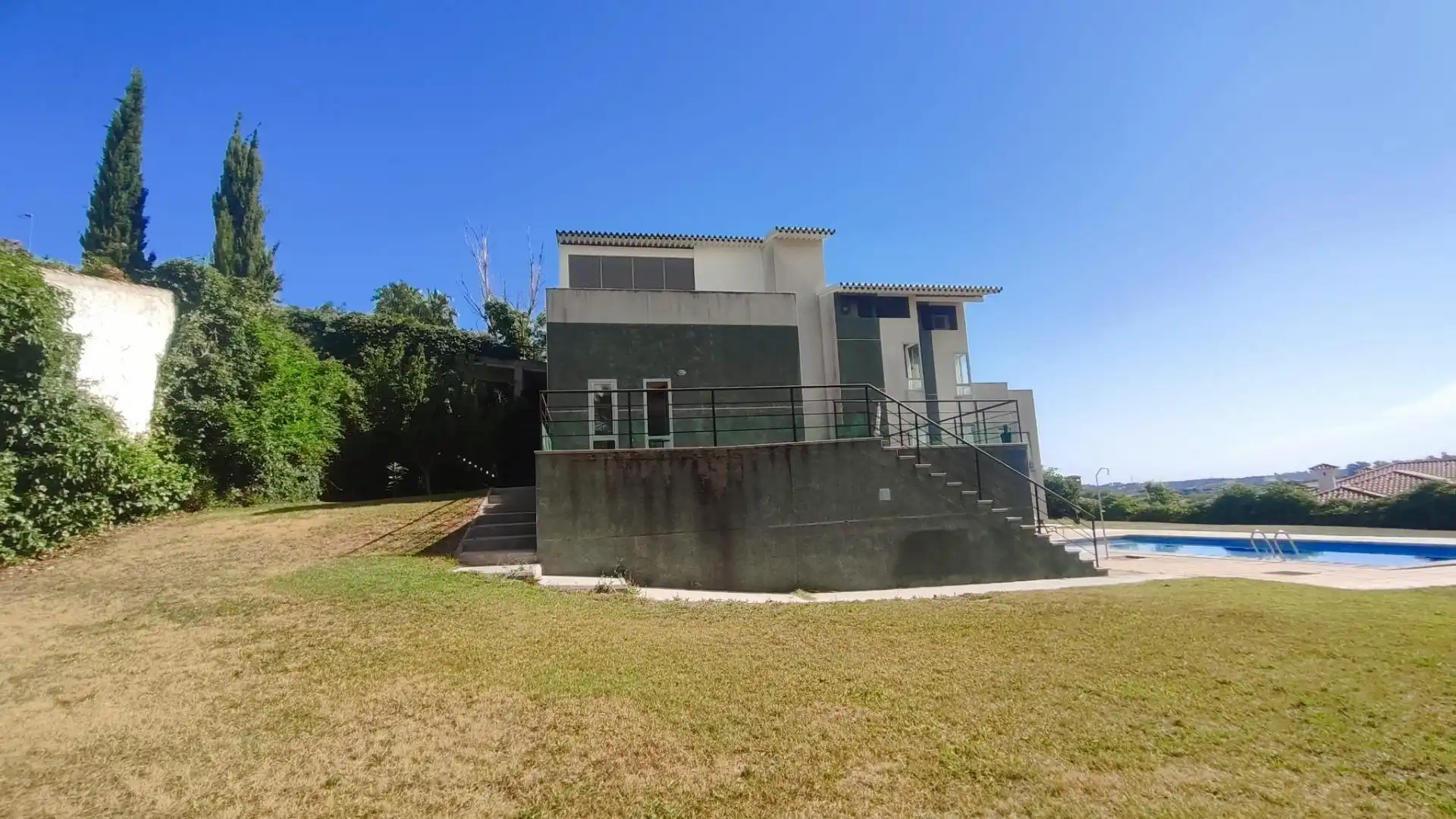 Vista exterior de Casa o xalet en venda en Badajoz amb Aire condicionat, Calefacció i Jardí privat