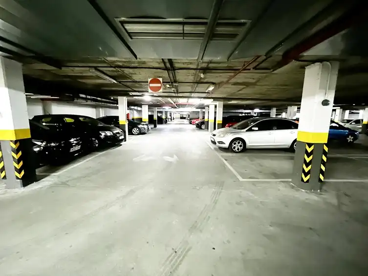 Parking de Piso en venta en Madrid con Aire acondicionado, Calefacción y Parquet