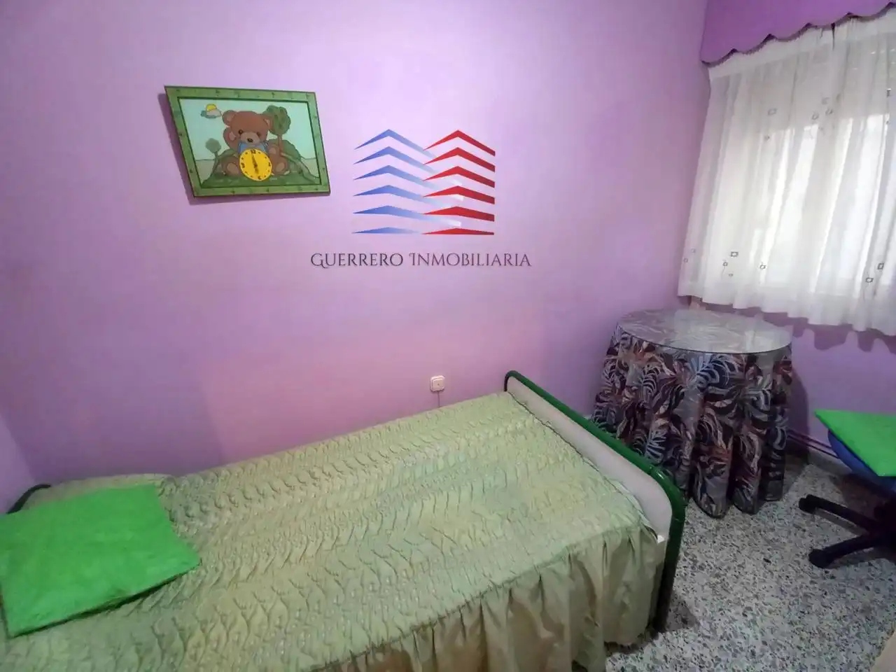 Dormitori de Apartament de lloguer en Ourense Capital  amb Calefacció, Terrassa i Traster