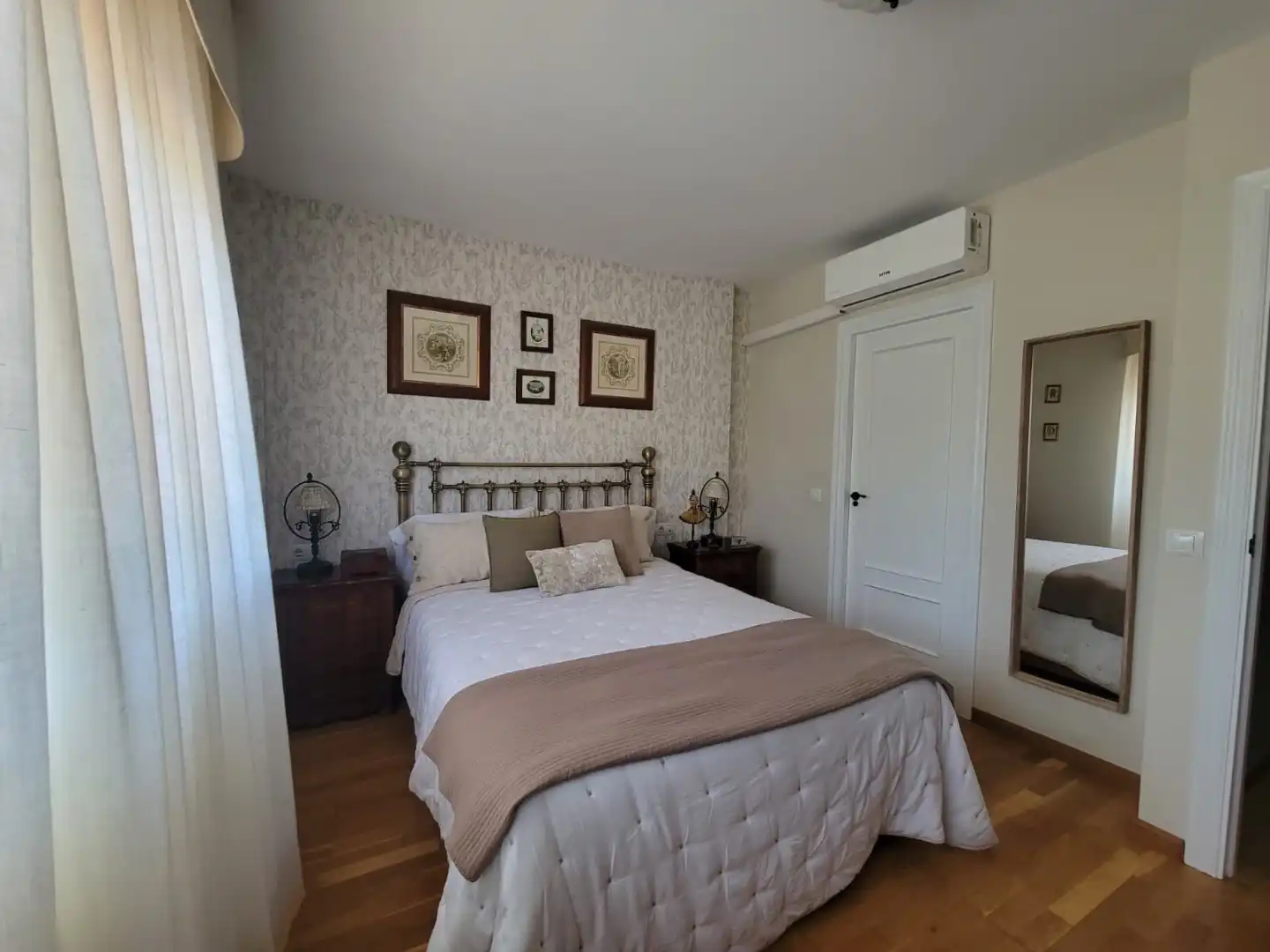 Dormitori de Casa adosada en venda en Reus amb Aire condicionat, Parquet i Terrassa