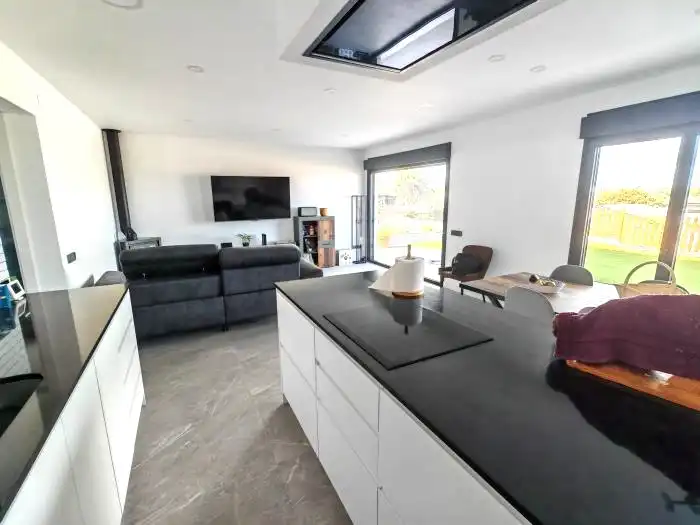 Sala d'estar de Casa o xalet en venda en Lliçà d'Amunt amb Aire condicionat, Calefacció i Jardí privat