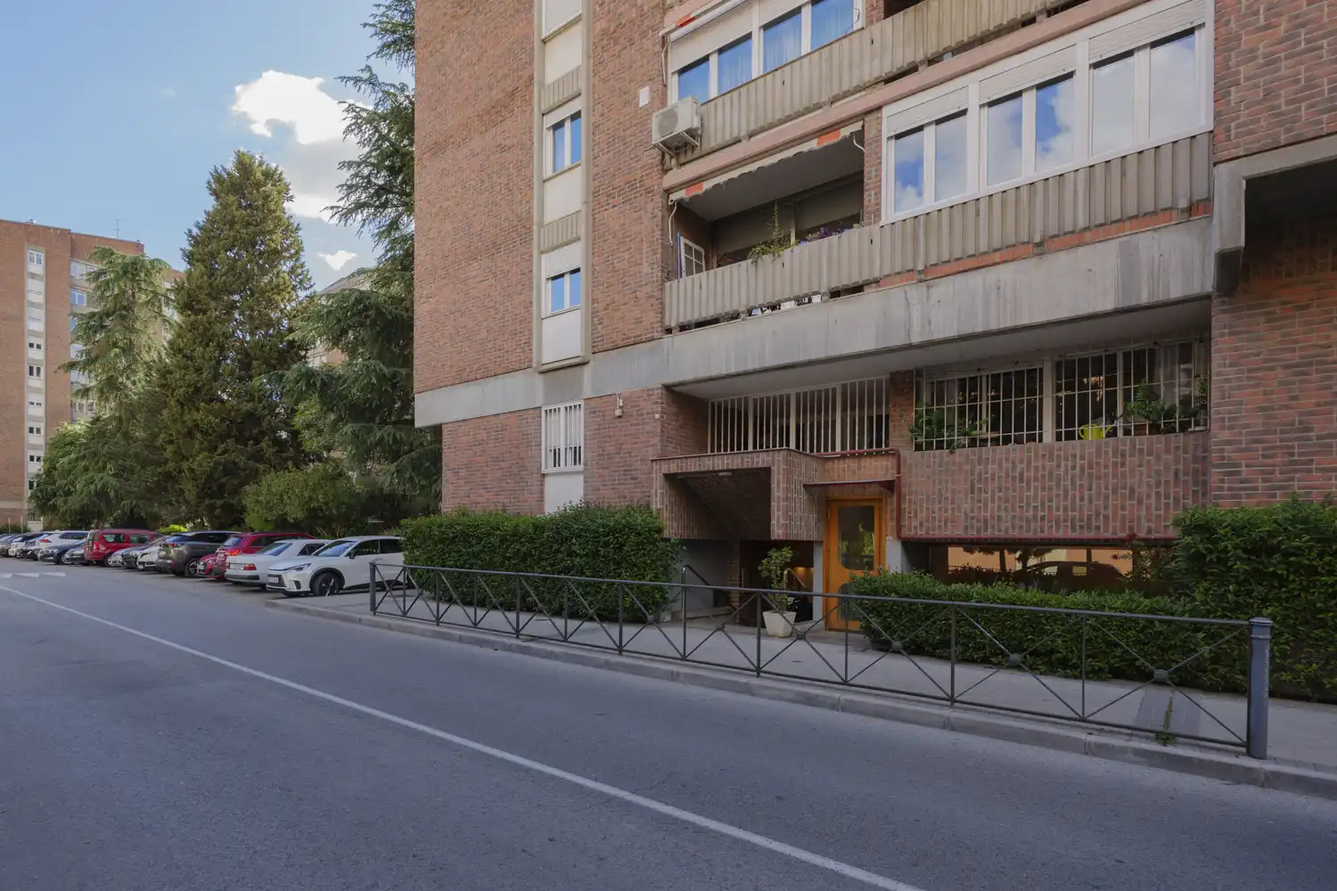 Vista exterior de Piso en venta en Madrid con Calefacción y Terraza