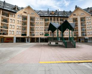 Außenansicht von Wohnung zum verkauf in Canfranc mit Heizung, Terrasse und Abstellraum