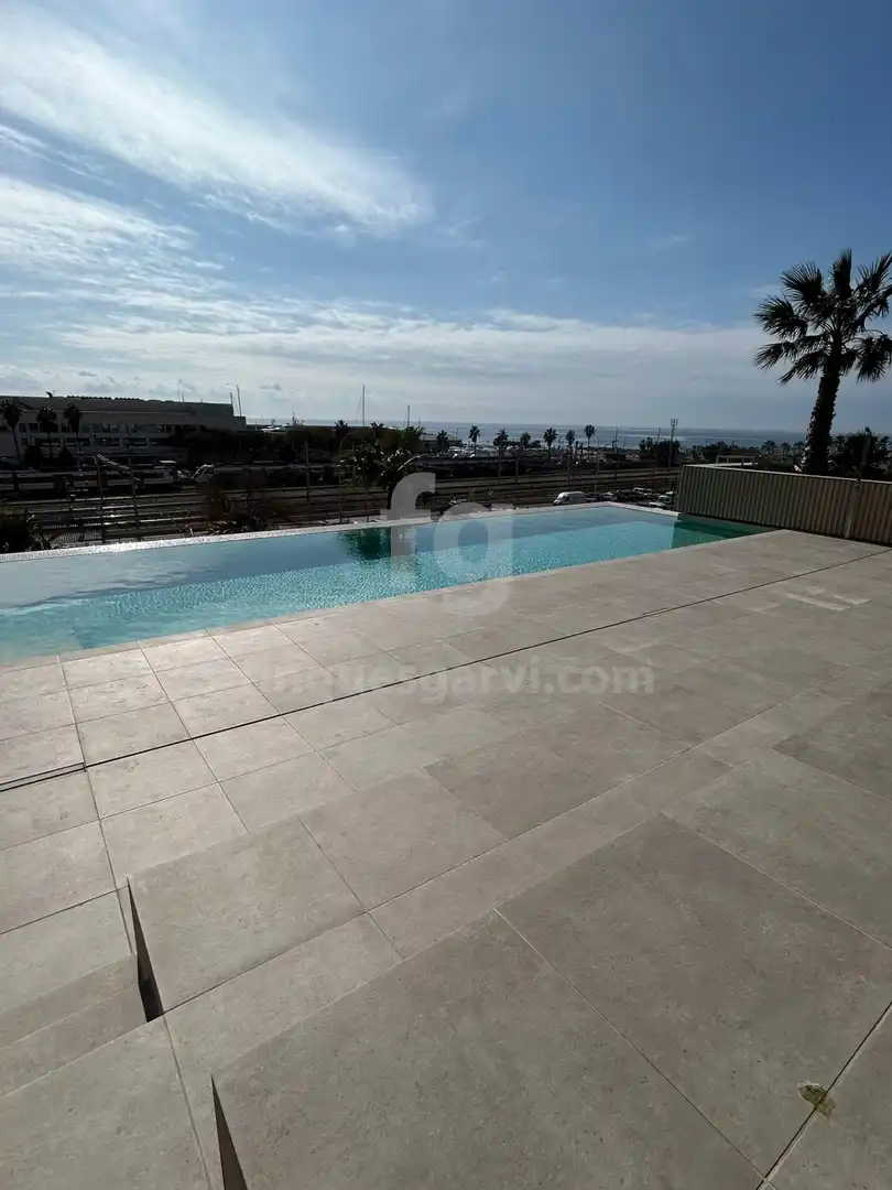 Piscina de Piso de alquiler en Mataró con Aire acondicionado, Calefacción y Terraza