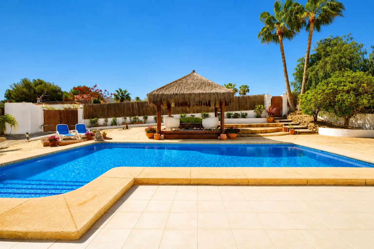 Piscina de Casa o xalet en venda en Jávea / Xàbia amb Jardí privat