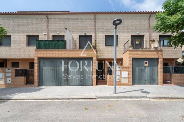 Casa adosada en Venta en Calle COMTE DE LLAR DEL en La Canonja