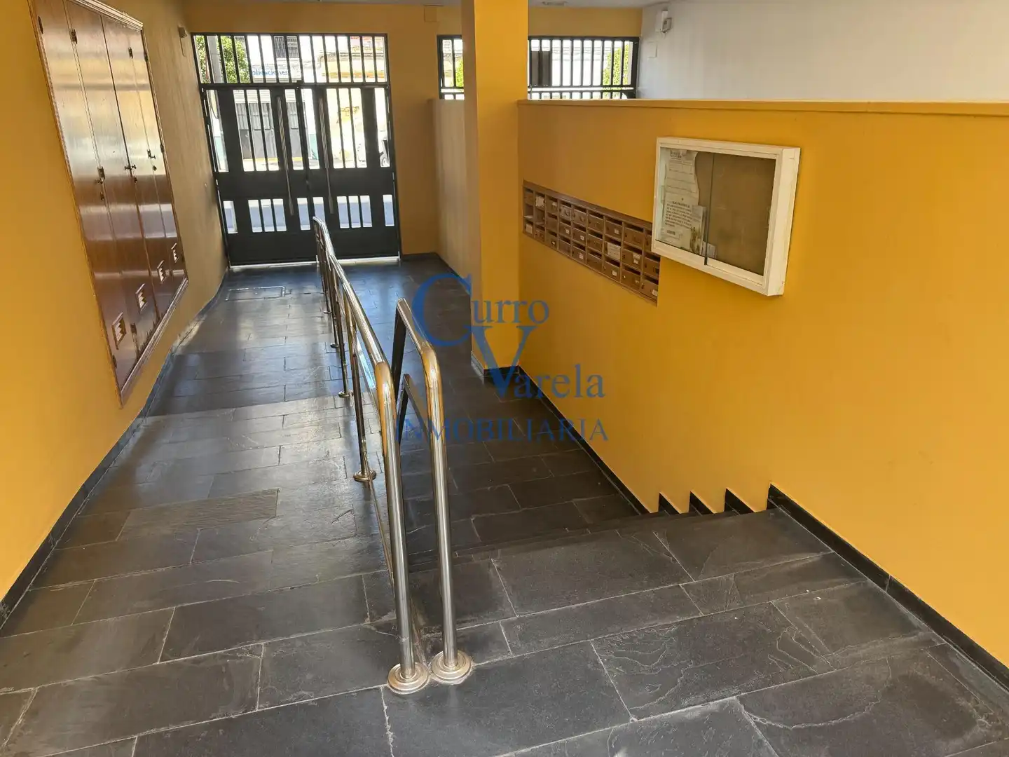 Piso en venta en Dos Hermanas con Aire acondicionado