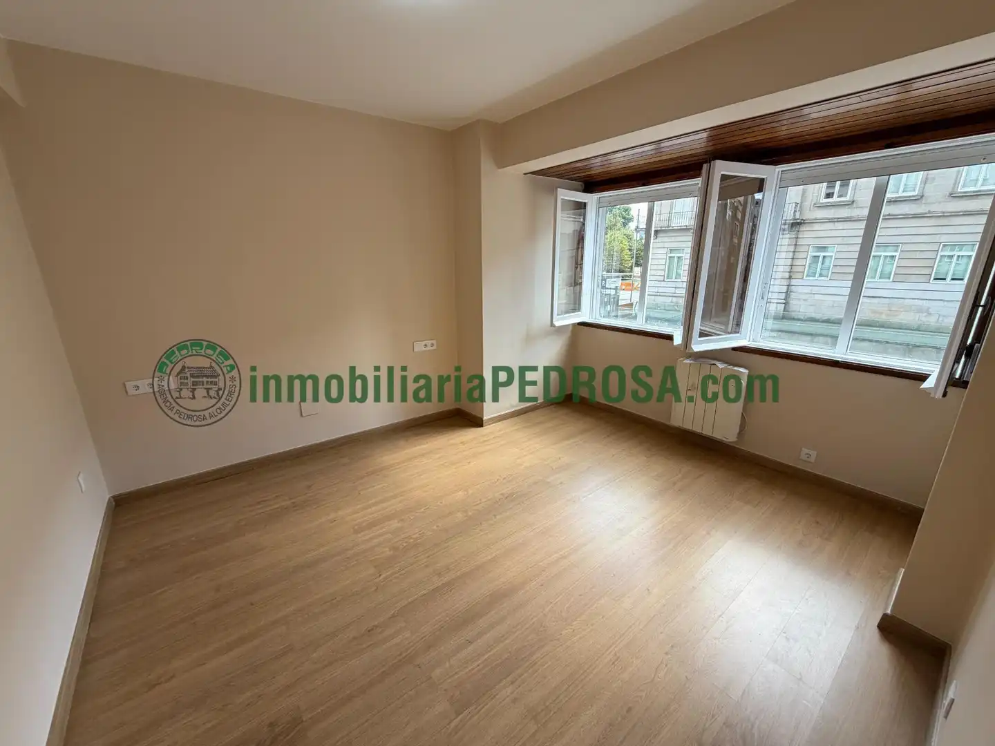 Schlafzimmer von Wohnungen zur Miete in Pontevedra Capital  mit Heizung