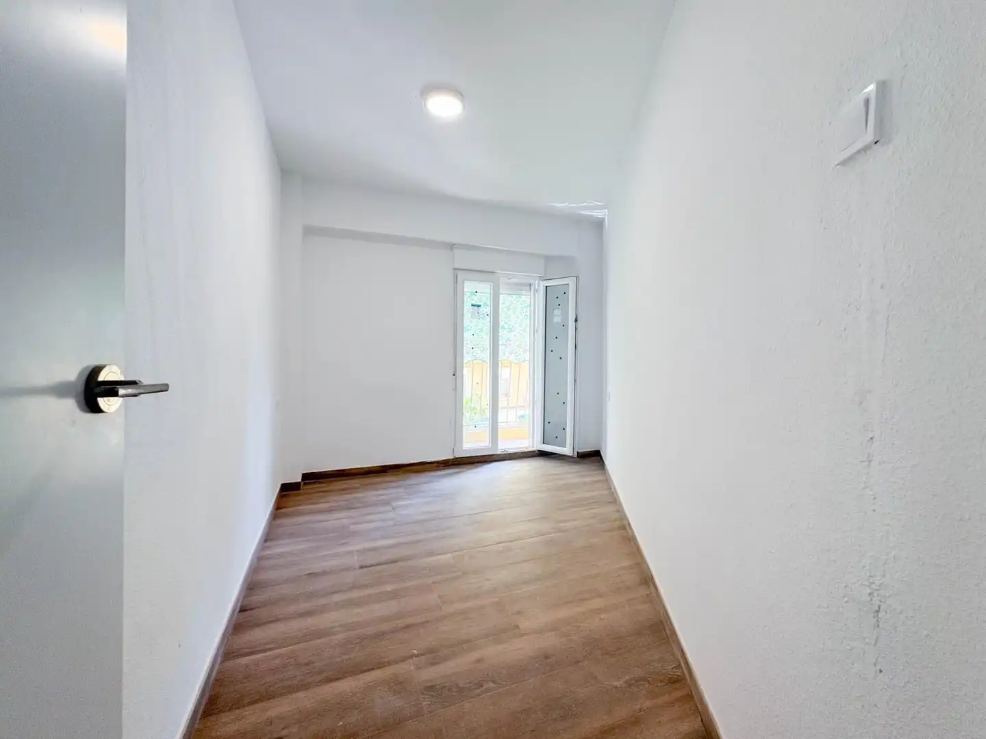 Bedroom of Flat for rent in Valencia