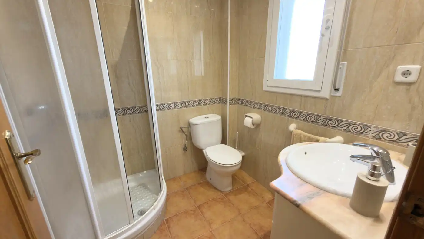 Bany de Casa o xalet en venda en El Vendrell amb Jardí privat, Terrassa i Alarma