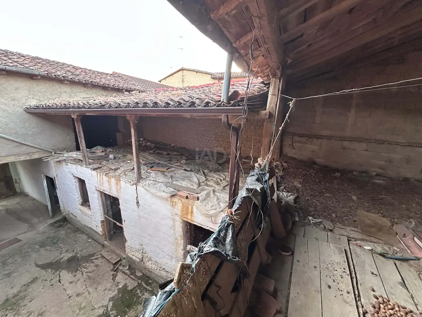 Country house zum Verkauf in Villaturiel