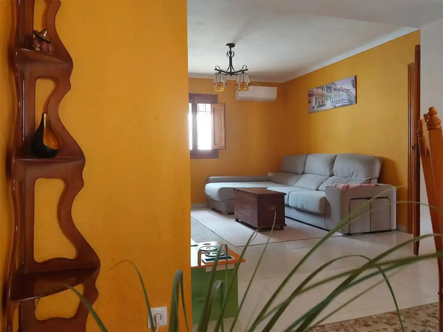 Sala d'estar de Finca rústica en venda en Iznájar amb Aire condicionat, Piscina i Balcó