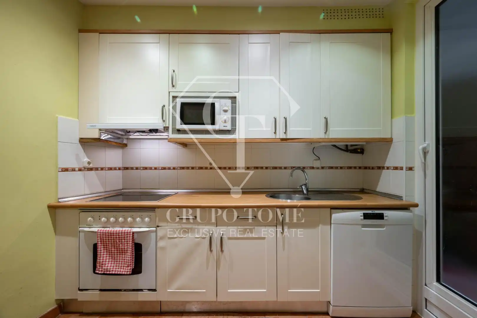 Cocina de Piso en venta en Donostia - San Sebastián  con Calefacción, Amueblado y Balcón