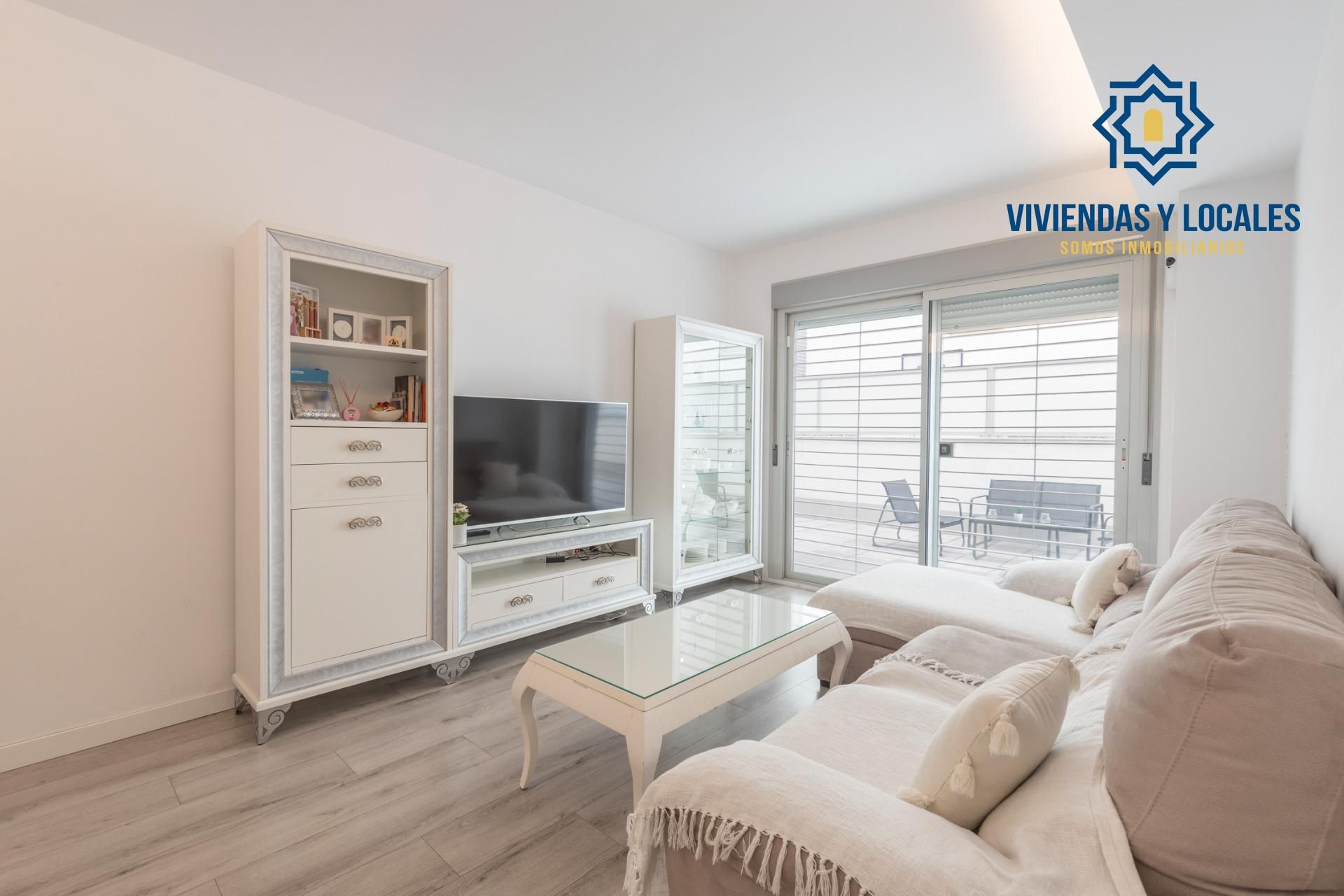 Living room of Flat for sale in  Granada Capital  with Air Conditioner, Heating and Private garden