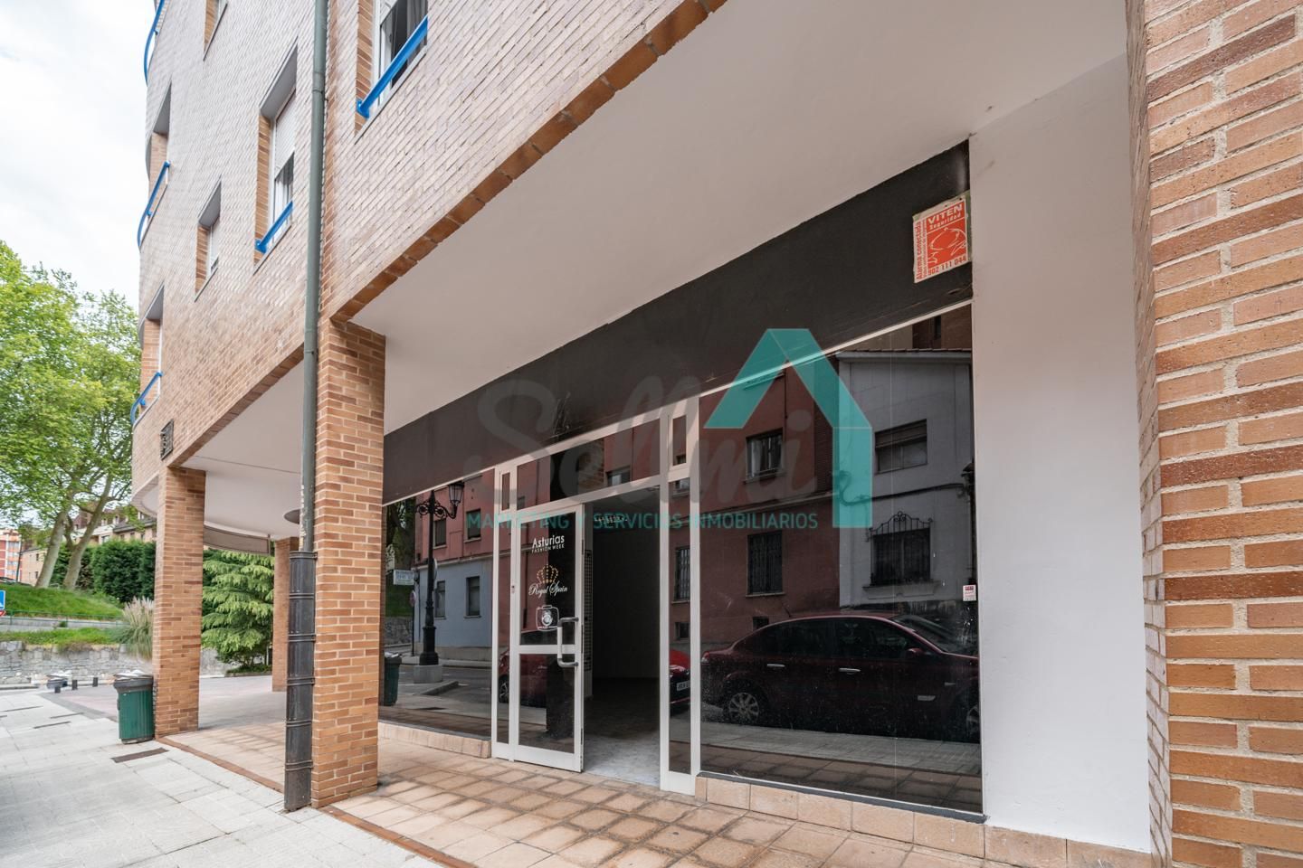 Premises for sale in Oviedo 