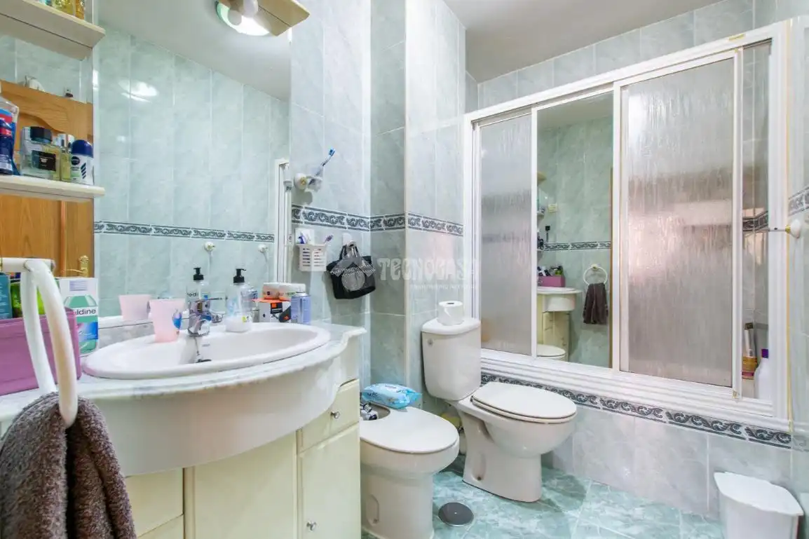 Badezimmer von Wohnung zum Verkauf in Algete