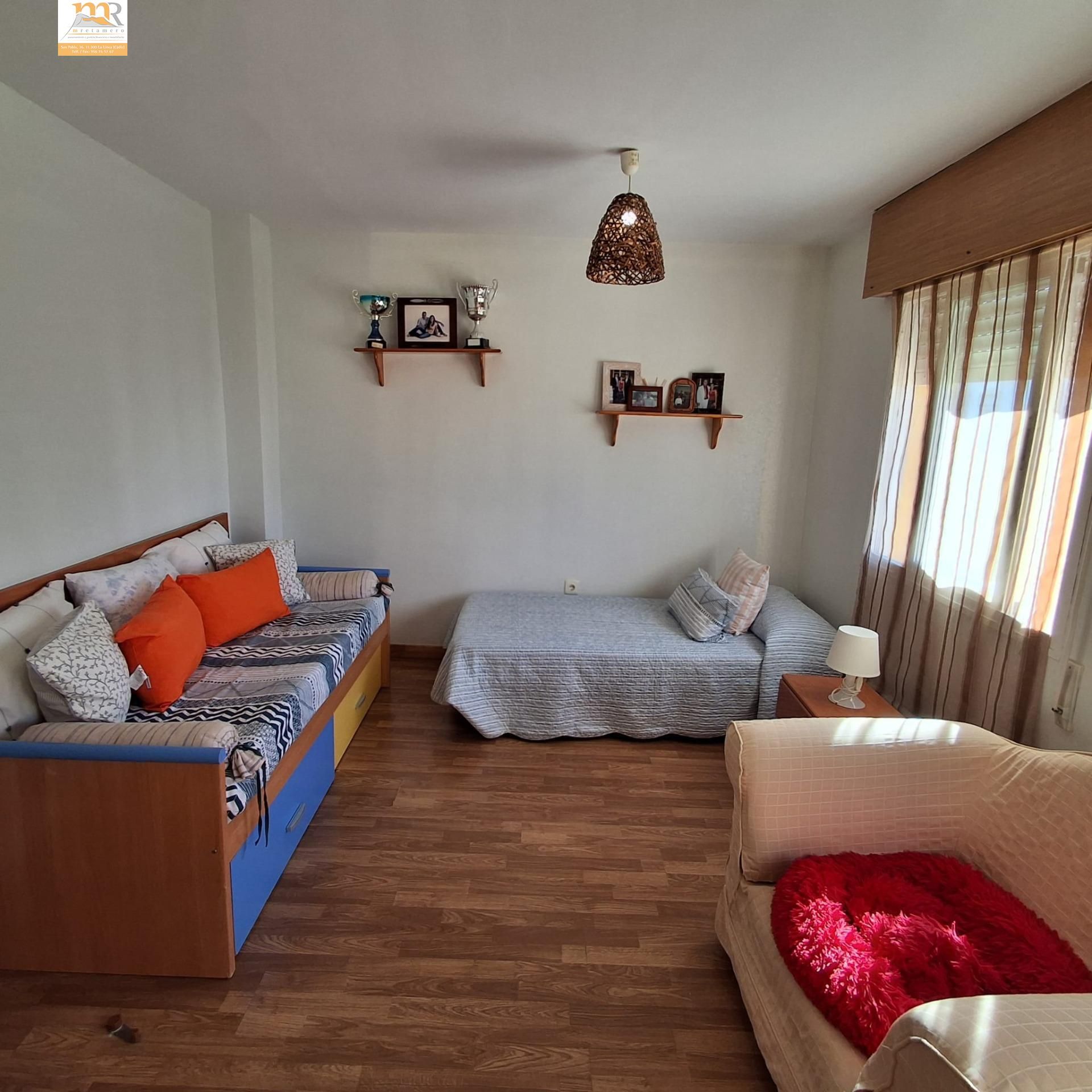 Dormitori de Casa adosada en venda en Estepona amb Jardí privat