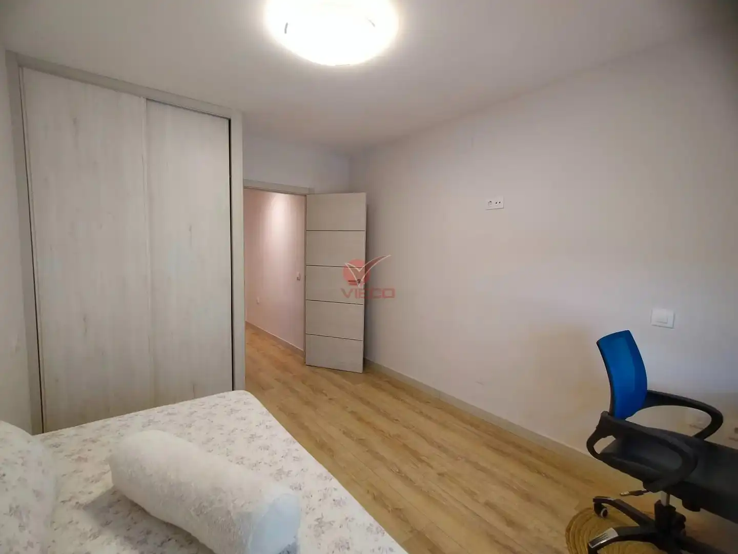 Schlafzimmer von Wohnung zur Miete in Cuenca mit Heizung, Terrasse und Möbliert
