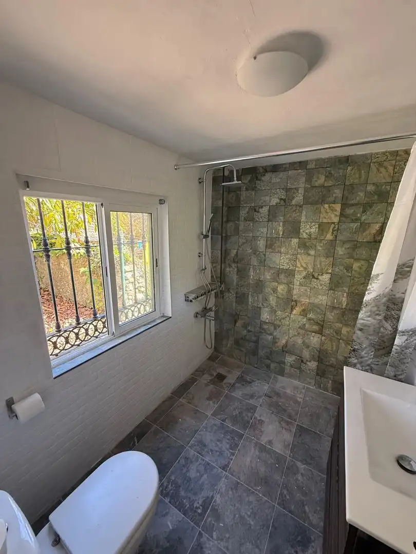 Baño de Finca rústica en venta en Coín con Aire acondicionado, Calefacción y Jardín privado