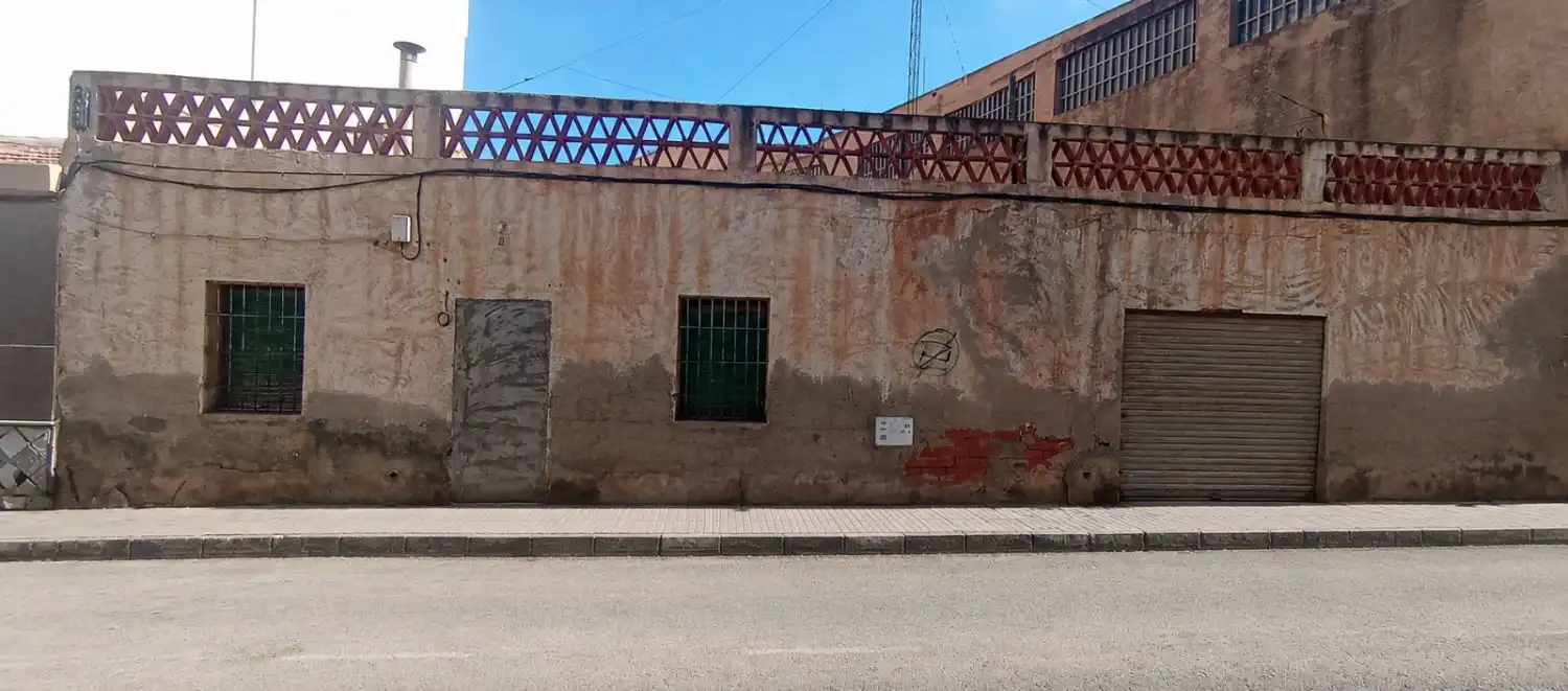 Casa adosada en venda a Crevillent, Alicante