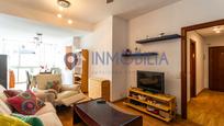 Sala d'estar de Pis en venda en  Madrid Capital amb Calefacció, Parquet i Terrassa
