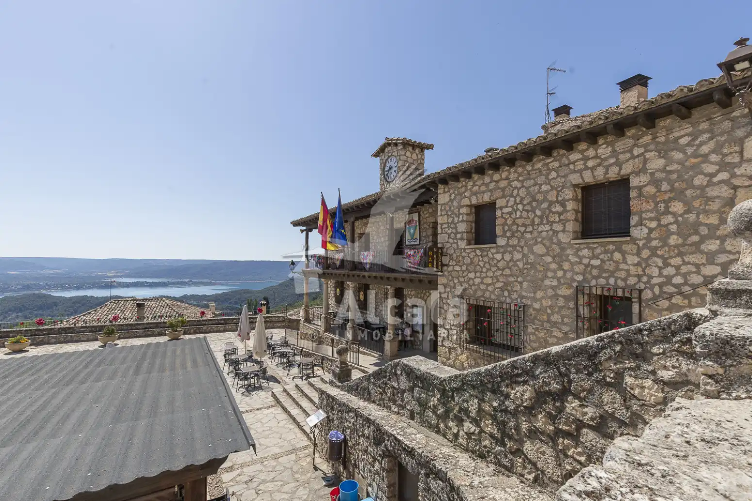 Casa adosada en venda en Alocén amb Calefacció