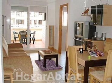 Pis amb piscina en venda a Calle Amplaries