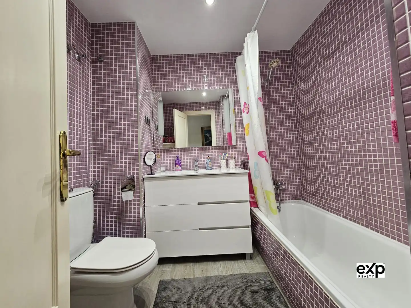 Bathroom of Flat for sale in Fuengirola  with Air Conditioner, Swimming Pool and Furnished