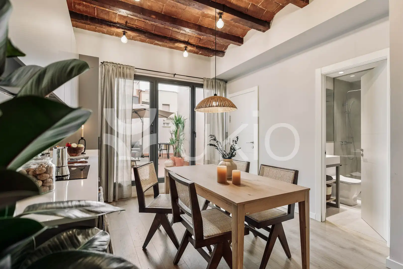 Menjador de Apartament de lloguer en Barcelona amb Aire condicionat, Calefacció i Terrassa