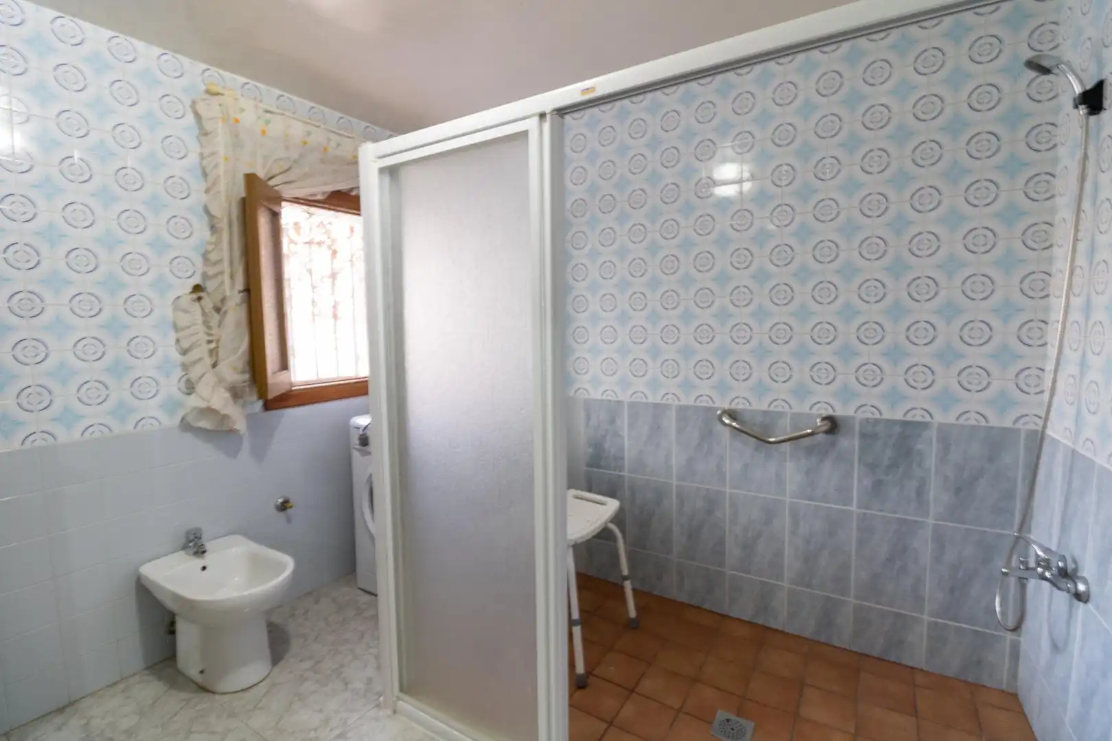 Bany de Casa o xalet en venda en Alhama de Almería amb Terrassa, Moblat i Alarma