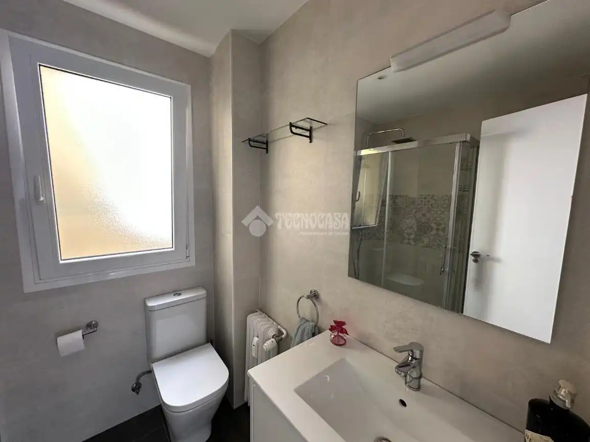 Baño de Piso de alquiler en Madrid con Aire acondicionado y Calefacción