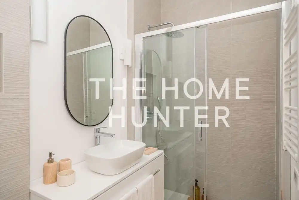 Bathroom of Flat for rent in Madrid  with Air Conditioner, Heating and Furnished