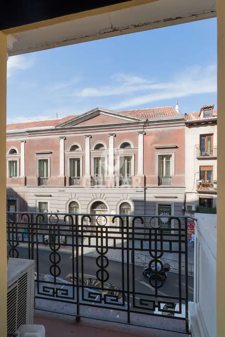 Exterior view of Flat for sale in Madrid  with Heating