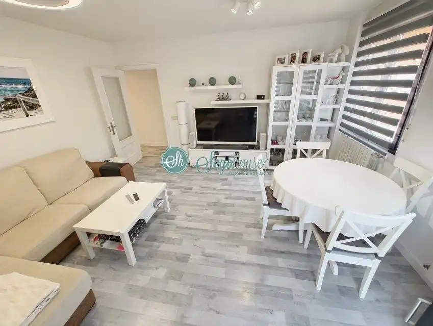 Sala de estar de Piso en venta en Torrecaballeros con Calefacción, Terraza y Amueblado