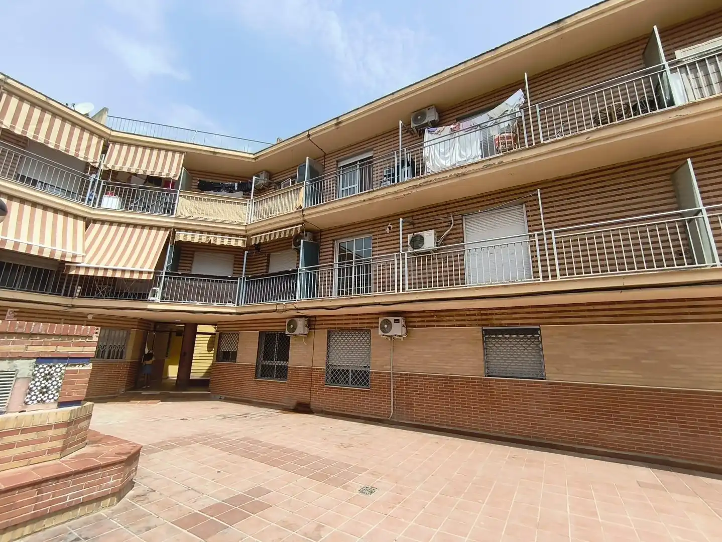Vista exterior de Pis en venda en Santa Fe amb Terrassa i Balcó