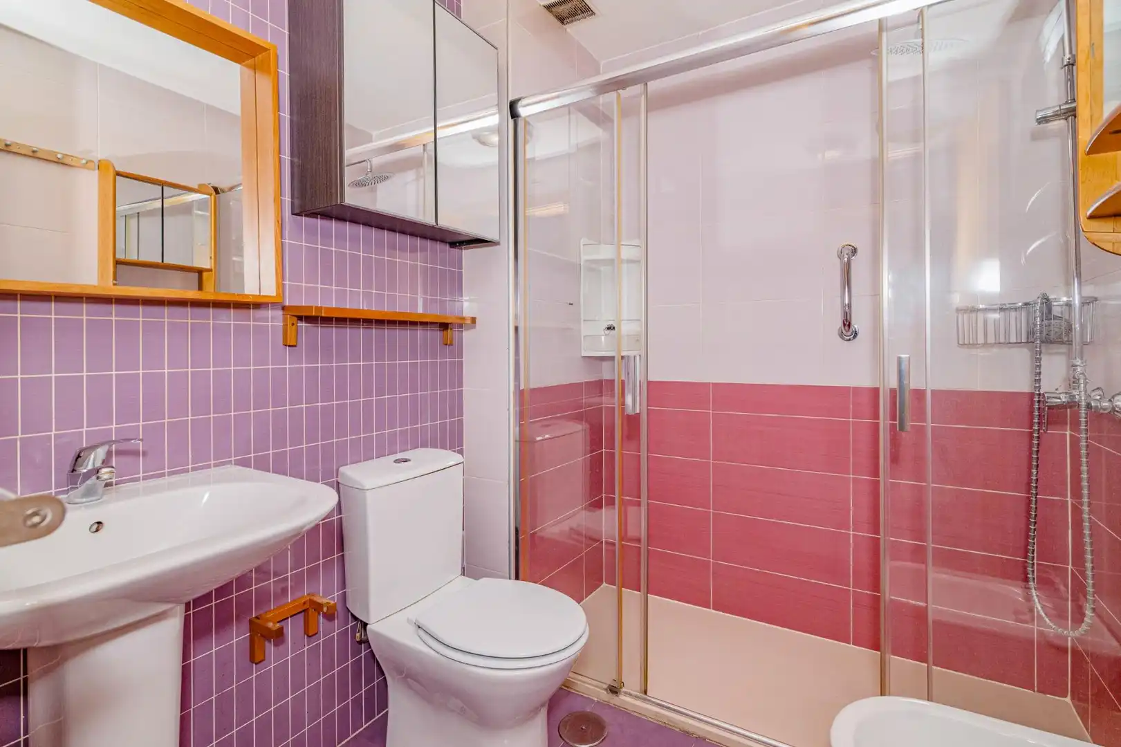 Baño de Piso en venta en Vegas del Genil con Calefacción, Trastero y Balcón