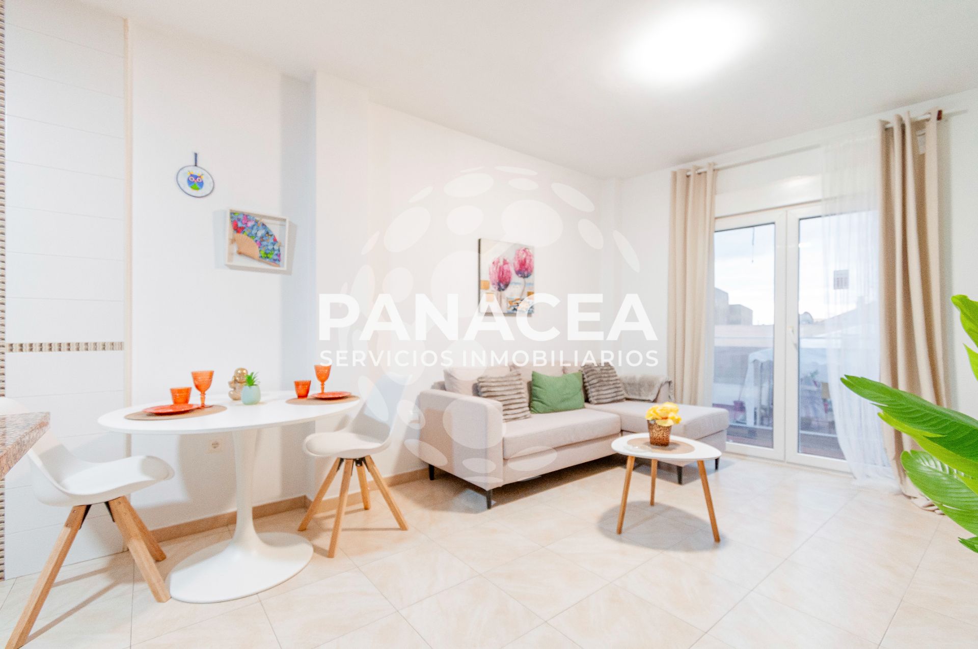 Sala d'estar de Pis en venda en Roquetas de Mar amb Moblat, Forn i Rentadora