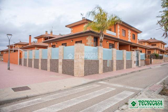Casa adosada en Venta en Pulpí pueblo