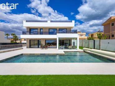 Villa con piscina in vendita a Aguas Nuevas