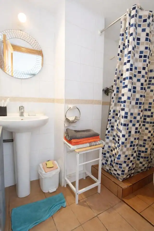 Bany de Apartament en venda en Oliva amb Aire condicionat, Terrassa i Traster