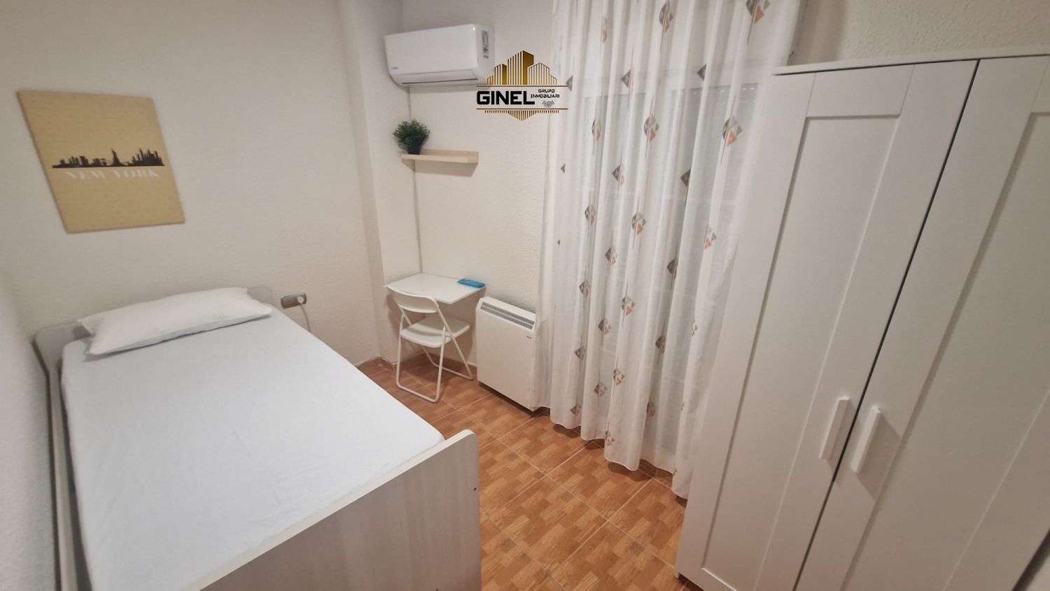 Bedroom of Flat to rent in  Jaén Capital  with Air Conditioner, Heating and Balcony