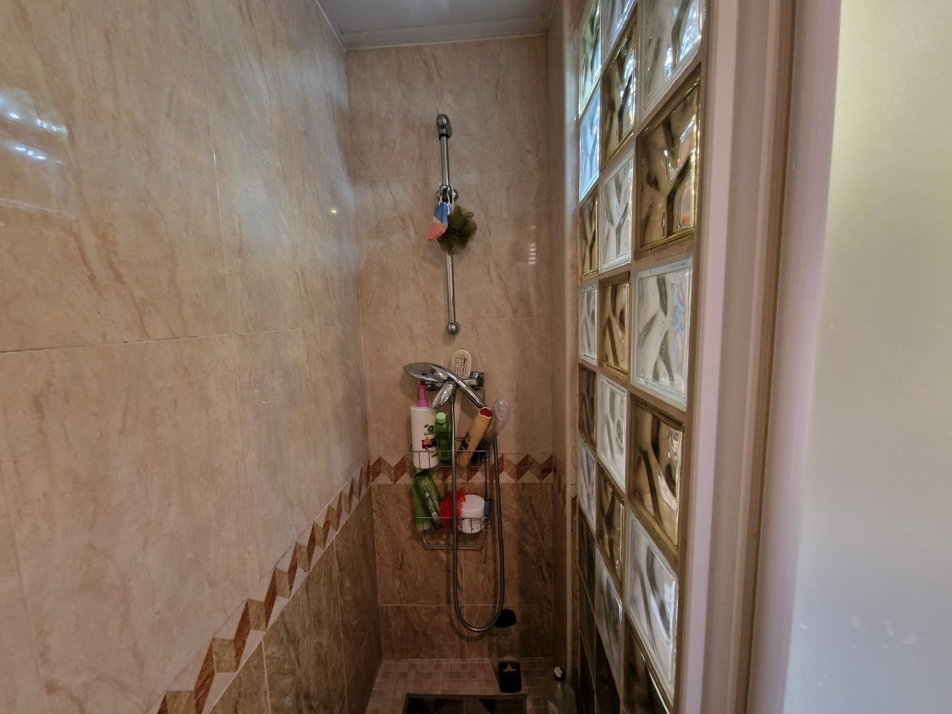 Flat to share in Eixample