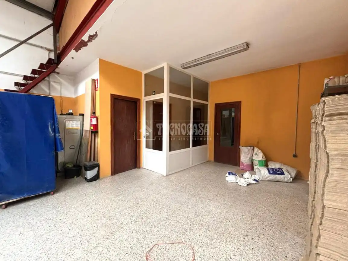 Local en venta en Villaverde de Medina